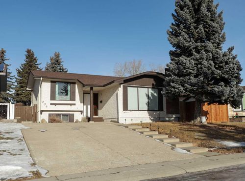 236 Pinetree Rd Ne, Calgary, AB, T1Y1K3 | Card Image