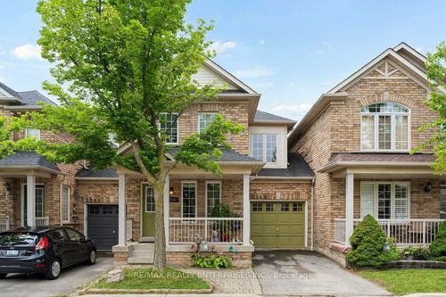2248 Seton Cres, Burlington, ON, L7L6Y4 | Card Image