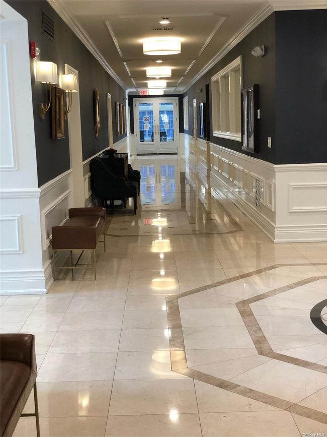 123 123 Roosevelt Way, For Sale in Westbury Zoocasa