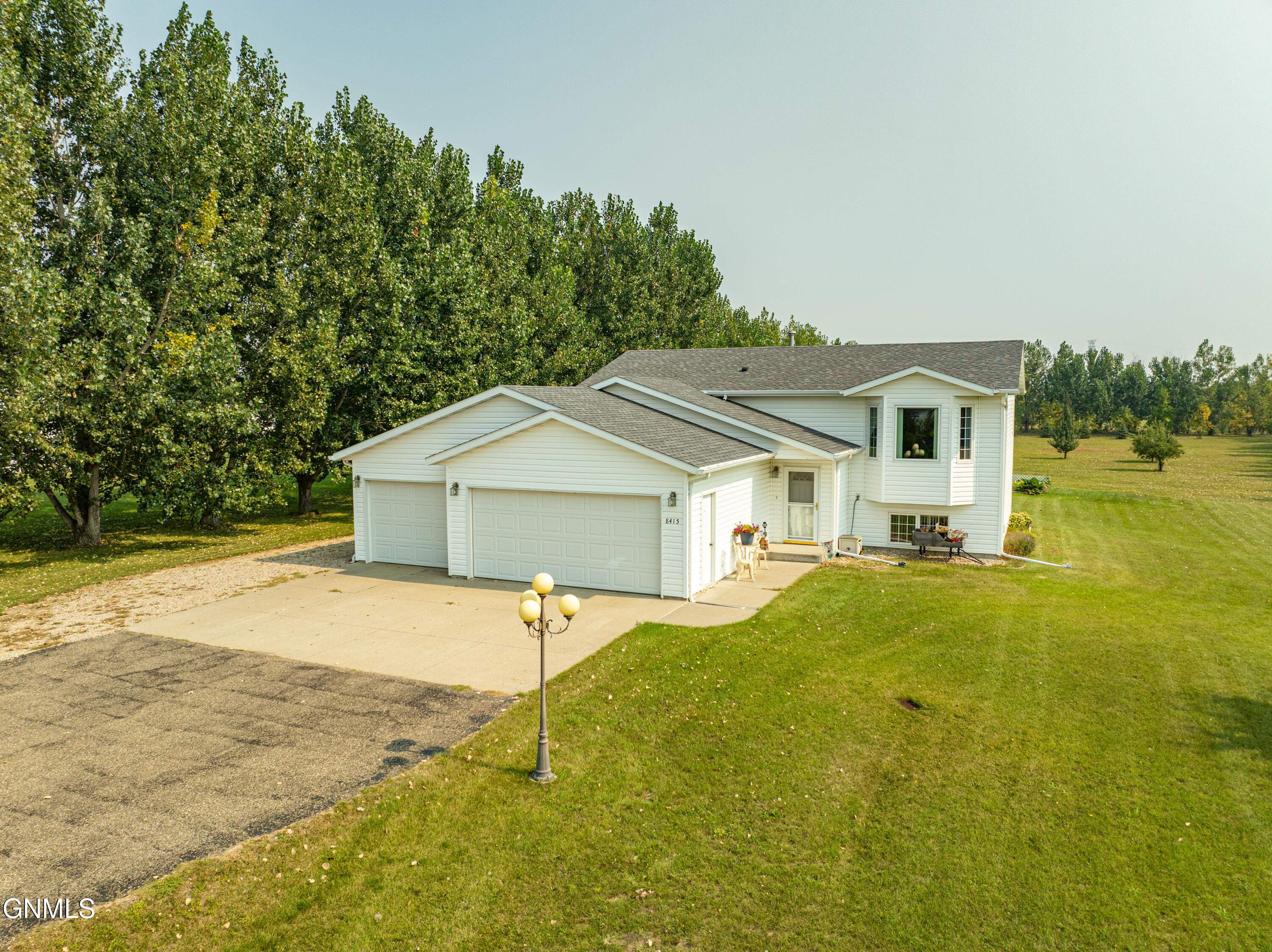 Ridgeland Dr, Bismarck, ND 58503