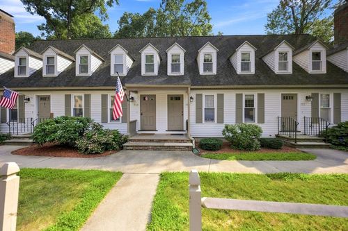 754-754 Wellman Ave, North Chelmsford, MA, 01863-1354 | Card Image