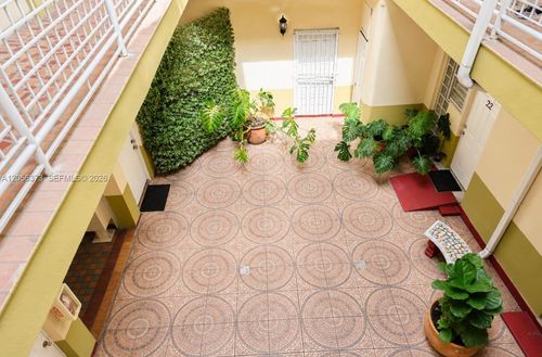 18-2300 W Flagler St, Miami, FL, 33135 | Card Image
