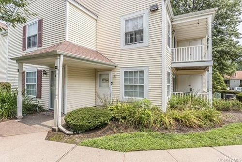 282 Fairview Cir, Middle Island, NY, 11953-2359 | Card Image