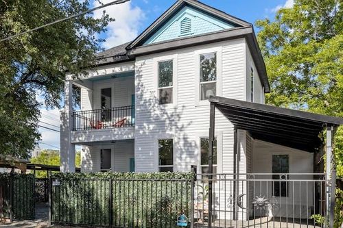 1015 Brooks St, Houston, TX, 77009-8804 | Card Image
