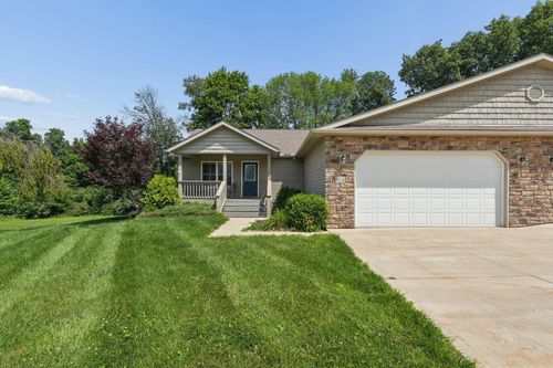 518A Hickory Ln, Howard, OH, 43028-5802 | Card Image