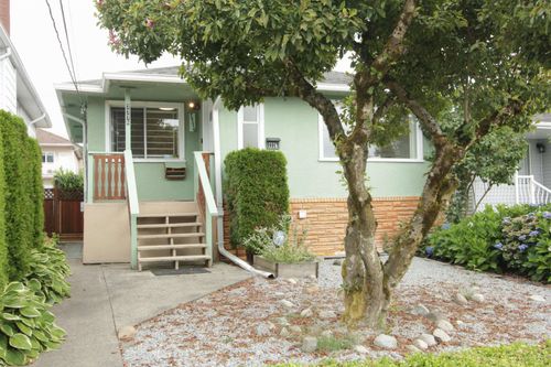 7776 Davies St, Burnaby, BC, V3N3H4 | Card Image