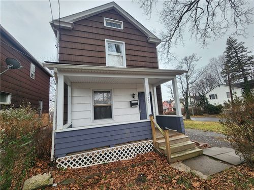 703 French St, Farrell, PA, 16121-1117 | Card Image