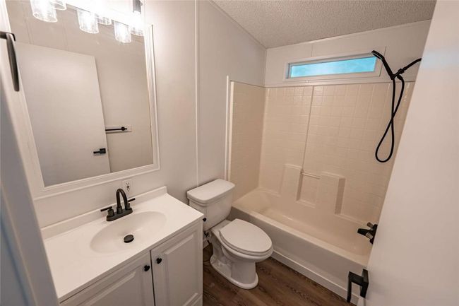 Bathroom | Image 22