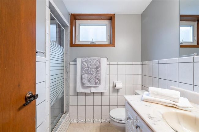 19 Carpenter Ave, House other with 4 bedrooms, 2 bathrooms and 3 parking in Stoney Creek ON | Image 35