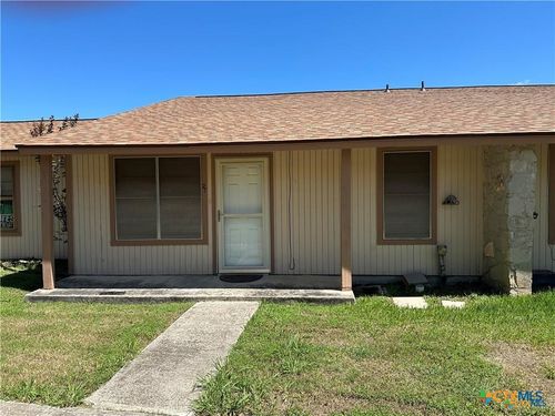 apt-27-1051 Country Club Dr, Seguin, TX, 78155-7130 | Card Image