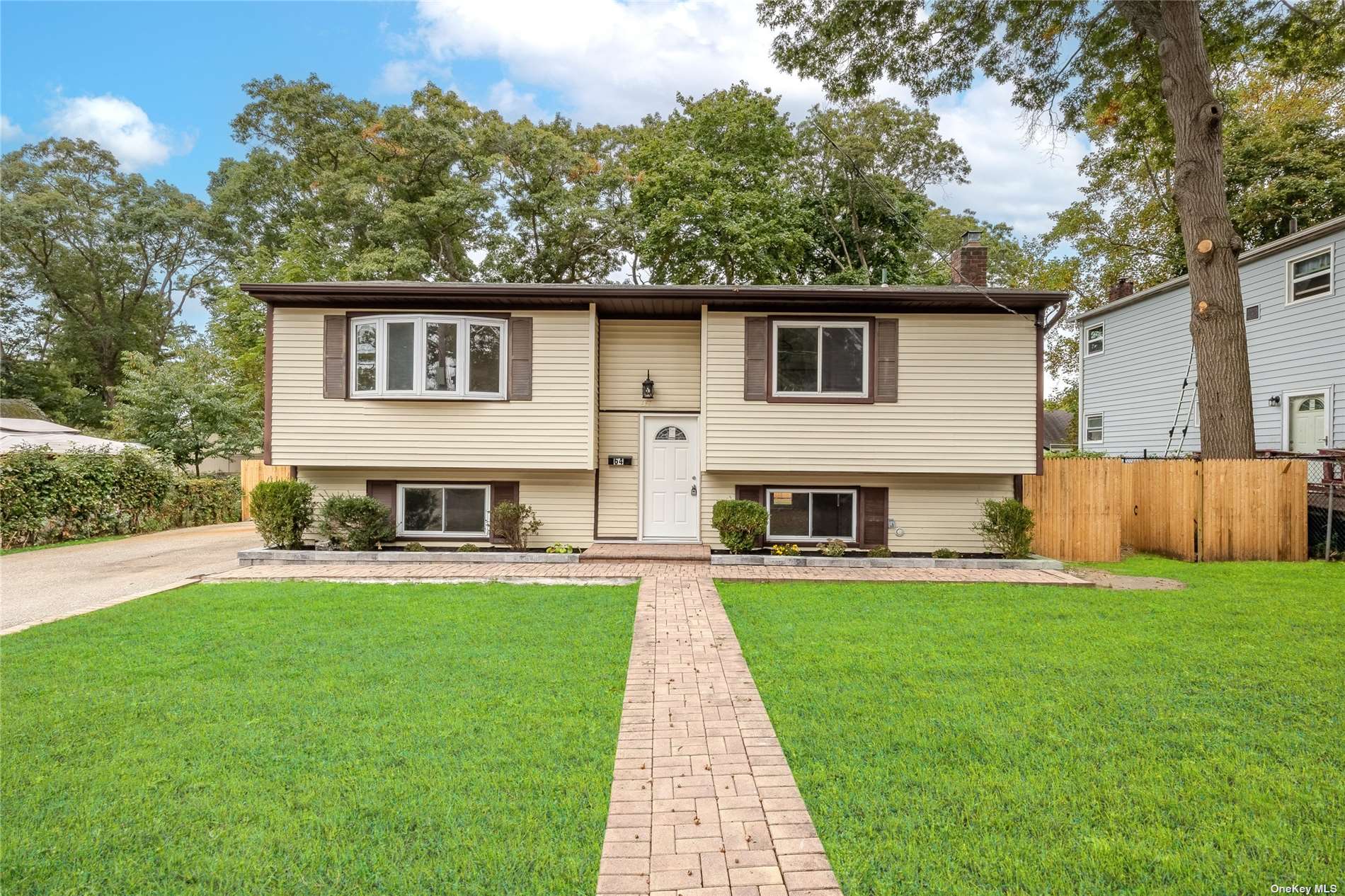 16th St, Wyandanch, NY 11798