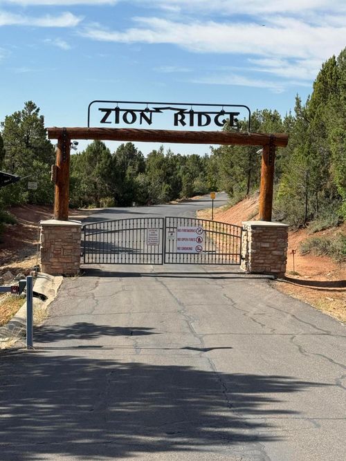 662 S Zion Dr, Orderville, UT, 84758 | Card Image