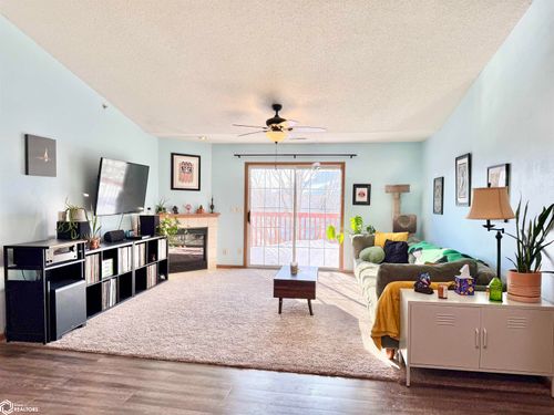 624 Kimberlite St, Tiffin, IA, 52340-9216 | Card Image