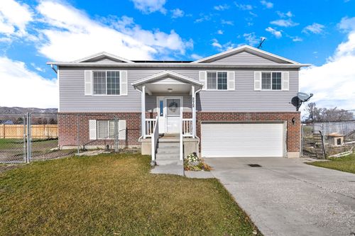 272 W 400 N, Tremonton, UT, 84337-2576 | Card Image