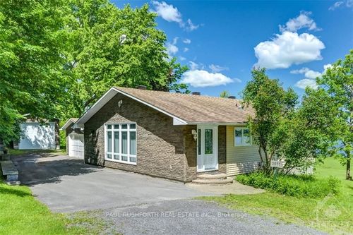2577 Highway 174 Rd, Orleans - Cumberland and Area, ON, K4C1E5 | Card Image