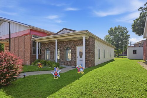1207 Cherokee Ave, Seneca, MO, 64865-9208 | Card Image