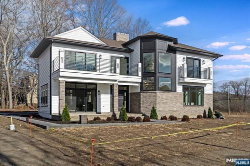 424 Lake Shore Dr, Hewitt, NJ, 07421-1323 | Card Image