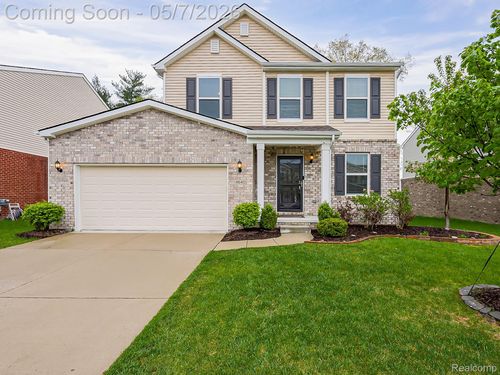 8640 Quincy Dr, Westland, MI, 48185-3848 | Card Image