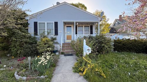 739 County St, New Bedford, MA, 02740-5407 | Card Image