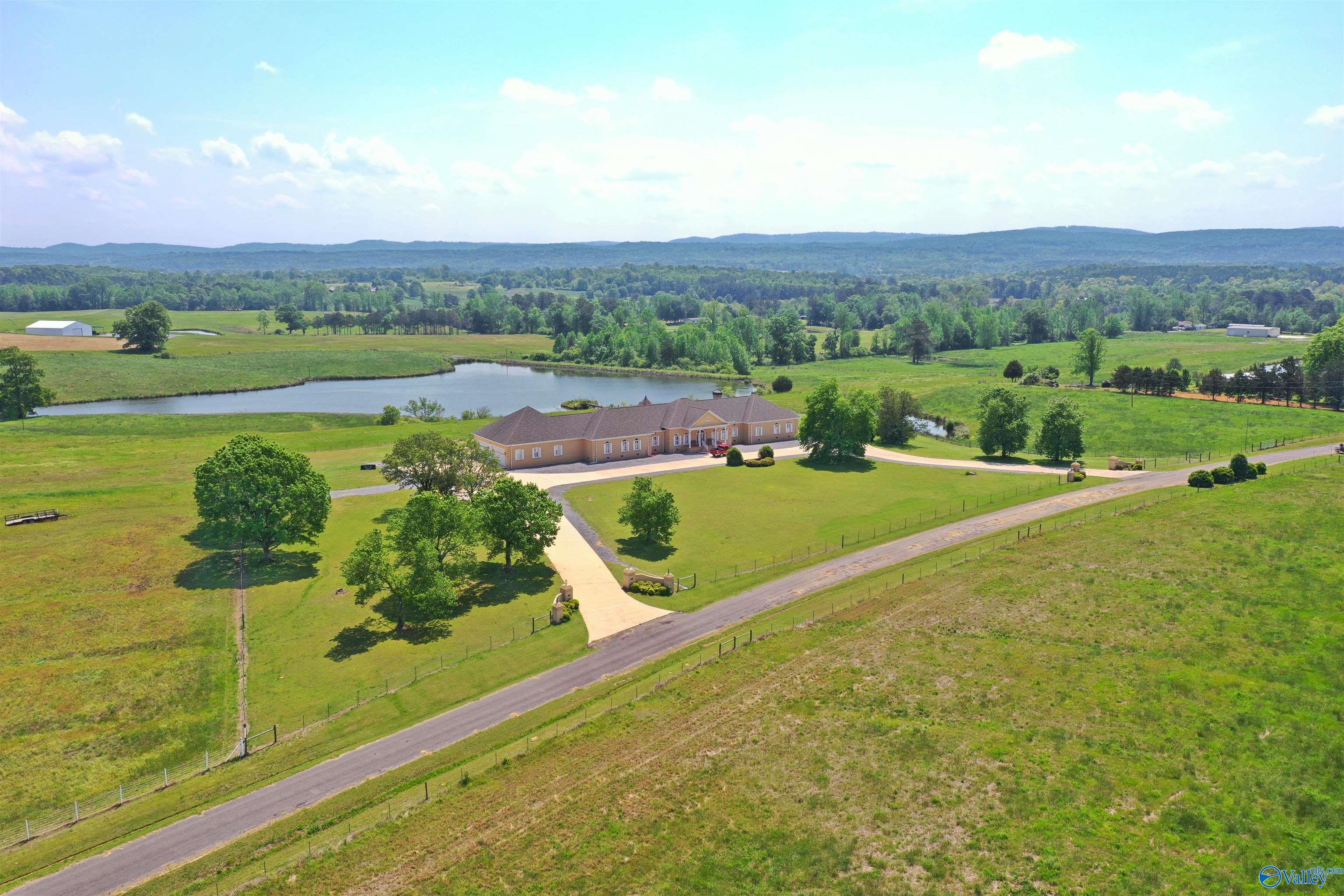 County Road 543 , Hanceville, AL 35077