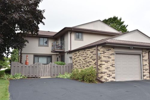 W178N9710 Riversbend Circle W, Germantown, WI, 53022 | Card Image