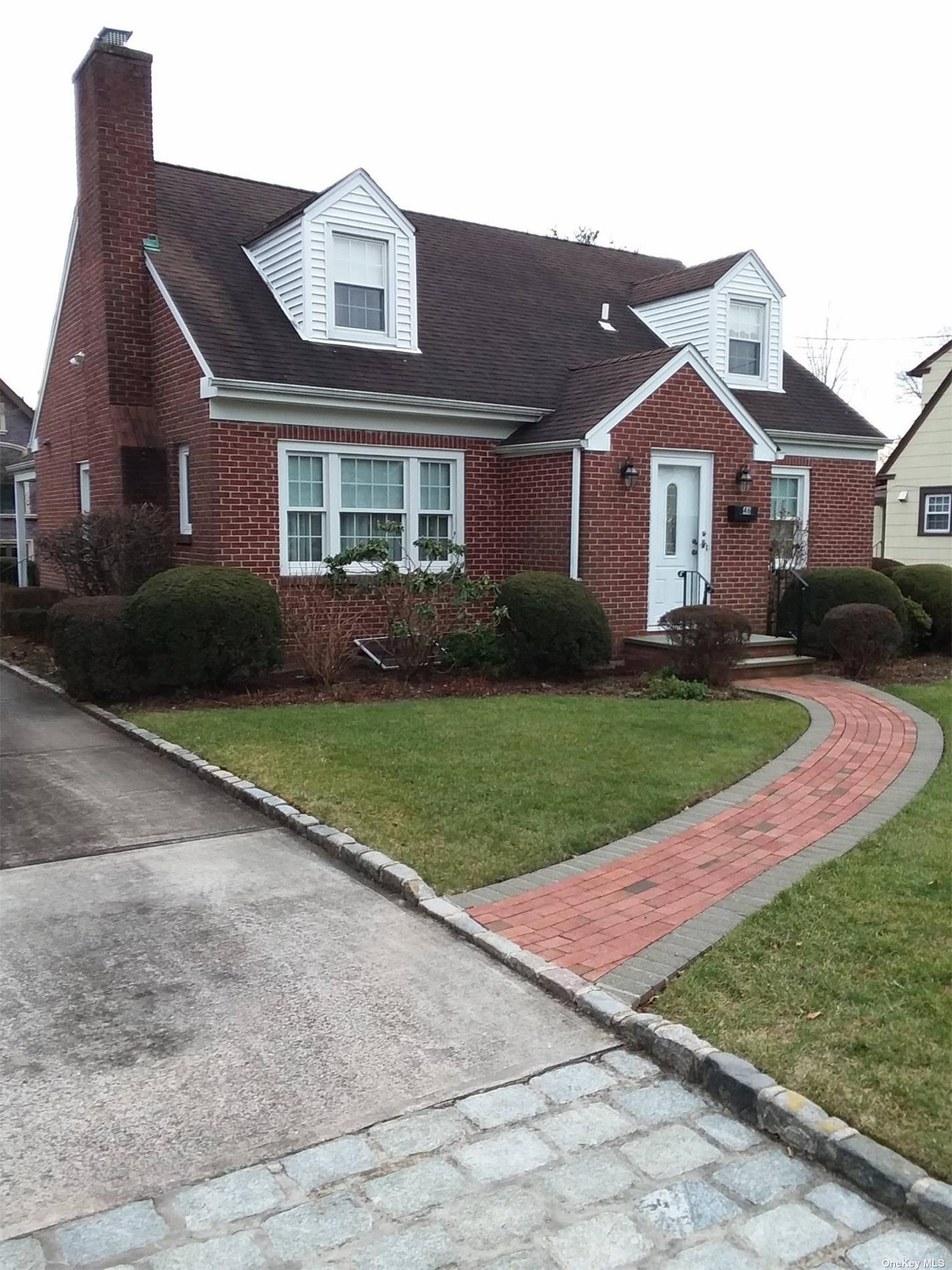 Centre Dr, Manhasset, NY 11030