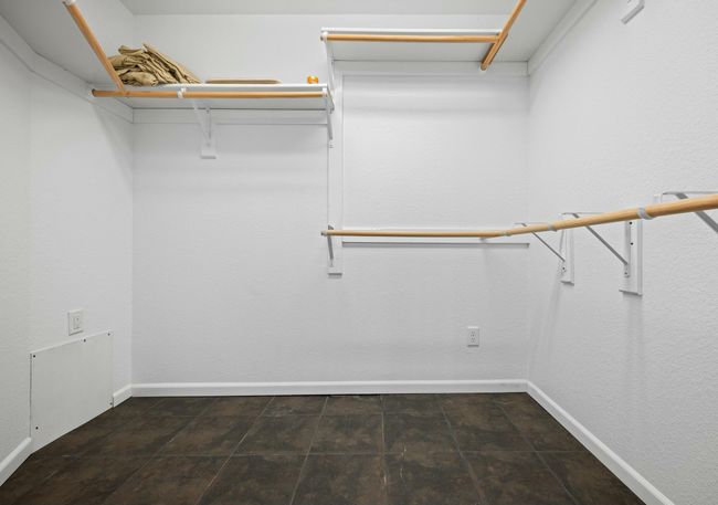 Walk-in Closet | Image 20