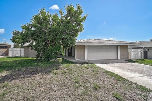 707 Park Ln, BRADENTON, FL, 34209-1853 | Card Image