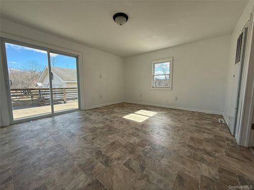 657 Eatontown Rd, Port Jervis, NY, 12771-3607 | Card Image