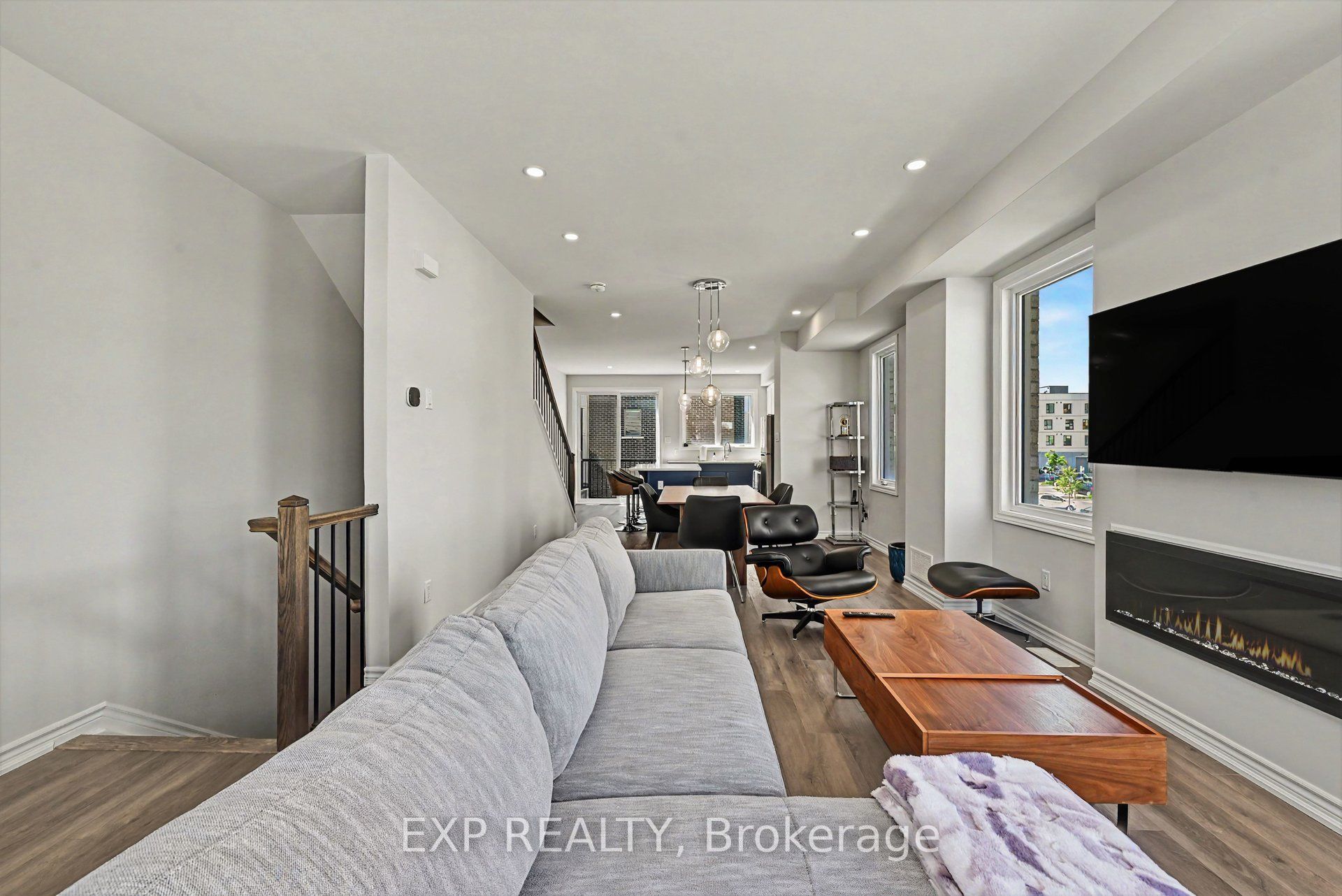 Residential in Manor Park - Cardinal Glen and Area