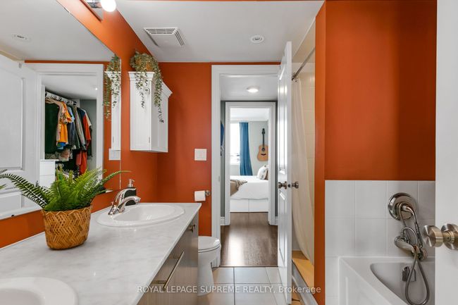 B - 475 Rogers Rd, Condo with 2 bedrooms, 2 bathrooms and 1 parking in York ON | Image 25