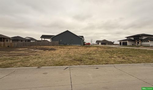 2710 Lauren Ln, Fremont, NE, 68025-9713 | Card Image