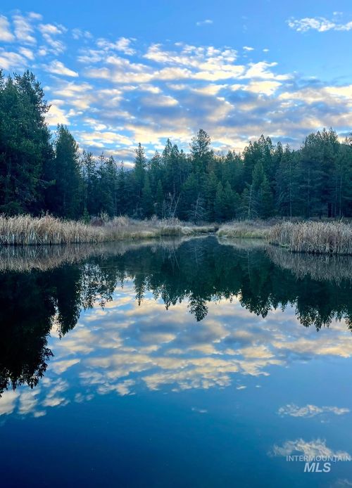 211 Pointes Rd, Cascade, ID, 83611-5117 | Card Image