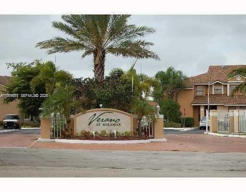 2201-2201 Sw 80th Ter, Miramar, FL, 33025-2255 | Card Image