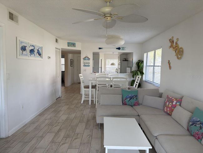 101B - 4505 45 Th Ave W, Condo with 2 bedrooms, 2 bathrooms and null parking in Bradenton FL | Image 4