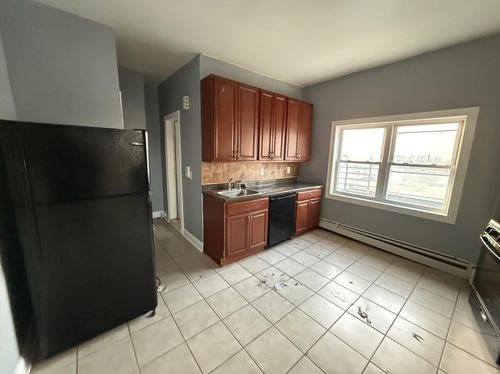 apt-3r-139 W 54th St, Bayonne, NJ, 07002-2292 | Card Image