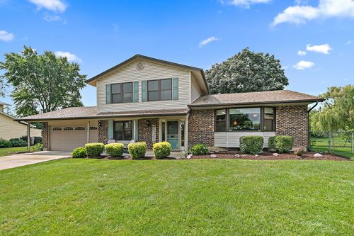 1324 Parker Pl, Elk Grove Village, IL, 60007-3135 | Card Image