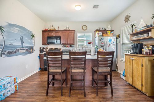 3415 Winnie St, Galveston, TX, 77550-1267 | Card Image