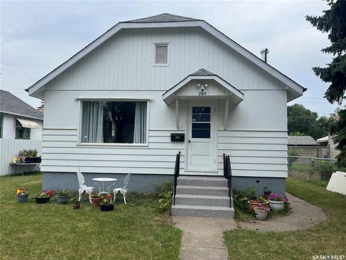 309 10th St E, Prince Albert, SK, S6V0Z3 | Card Image