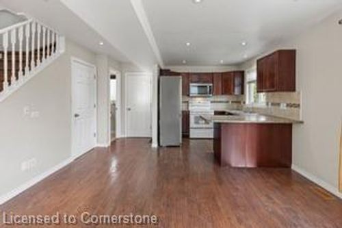 5135 Morrison St, Niagara Falls, ON, L2E2E2 | Card Image