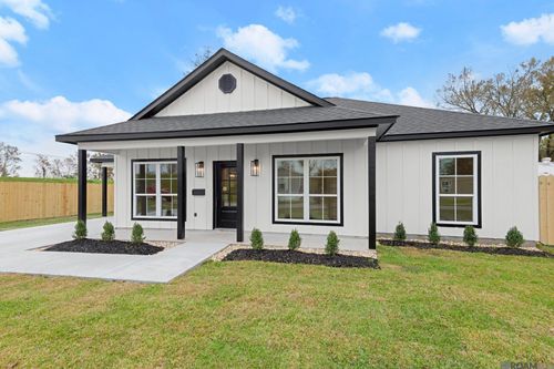 105 Oak St, Donaldsonville, LA, 70346-2325 | Card Image