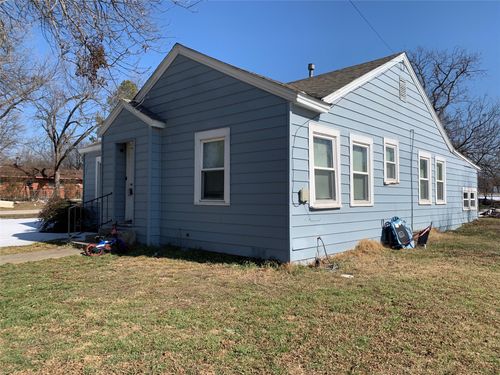 920 Hancock St, Gainesville, TX, 76240-3269 | Card Image