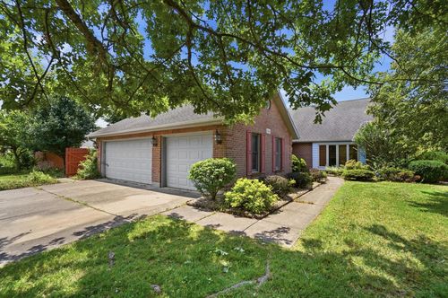 806 Claymore Ct, Tipp City, OH, 45371-8812 | Card Image