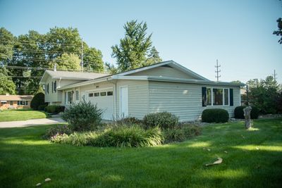 8945 Maplewood Drive, House other with 3 bedrooms, 2 bathrooms and null parking in Berrien Springs MI | Image 3