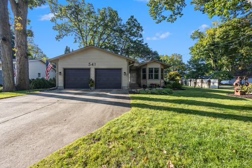 541 Mason St, Saugatuck, MI, 49453-9751 | Card Image