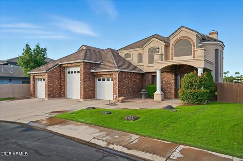 1748 E Queen Palm Dr, Gilbert, AZ, 85234-4924 | Card Image