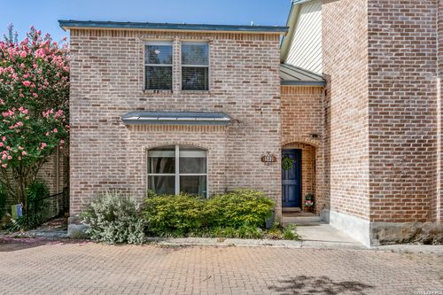 142-142 Oakwell Farms Pkwy, San Antonio, TX, 78218-1787 | Card Image