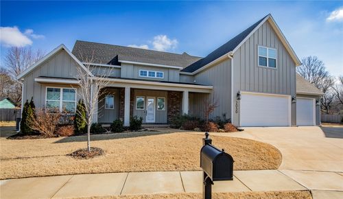 2050 N Dutton Pl, Fayetteville, AR, 72703-5607 | Card Image