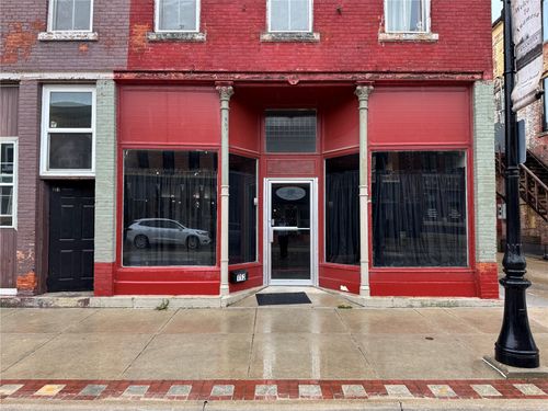 113 E Main St, Anamosa, IA, 52205-1957 | Card Image