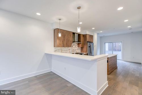 630 N 5th St, PHILADELPHIA, PA, 19123-2802 | Card Image